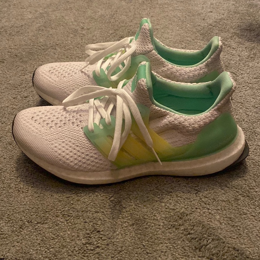 Girls adidas Ultraboost 5.0 DNA shoes